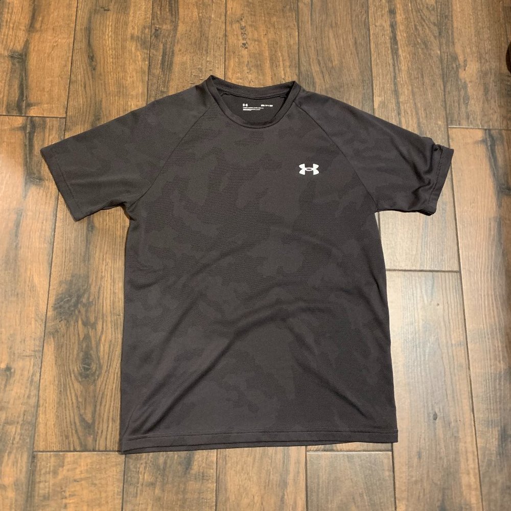 Under Armour men's shirt tee S camo gray